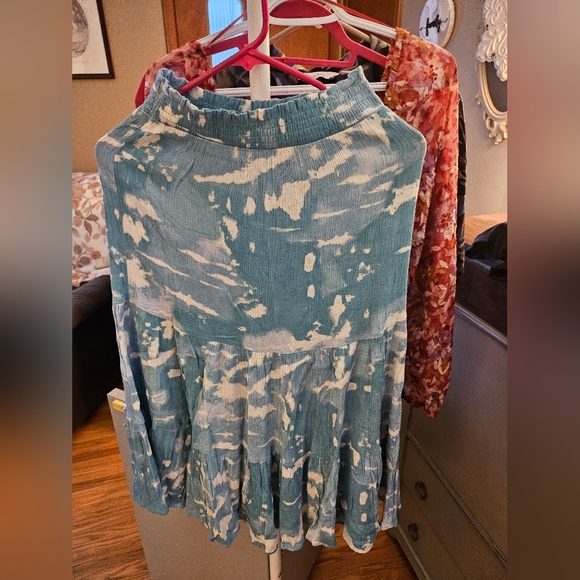 Ivy Textured Tiered Flowy Skirt Tie Dye Cloud Print XS - Picture 4 of 8